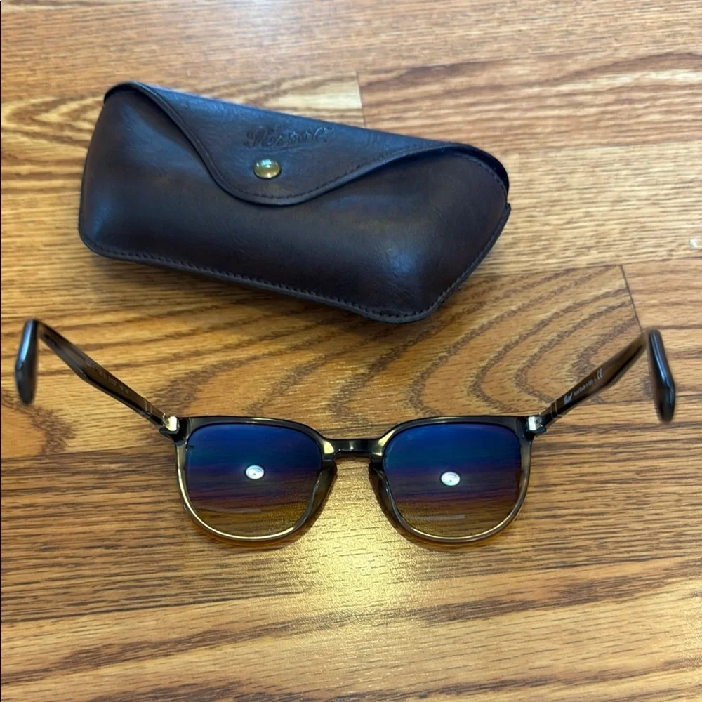Persol 3226S Tortoise Shell Sunglasses with Case